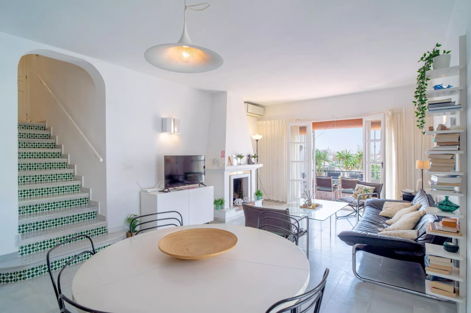 Casa Corazon Burriana by Casasol-Salle à manger