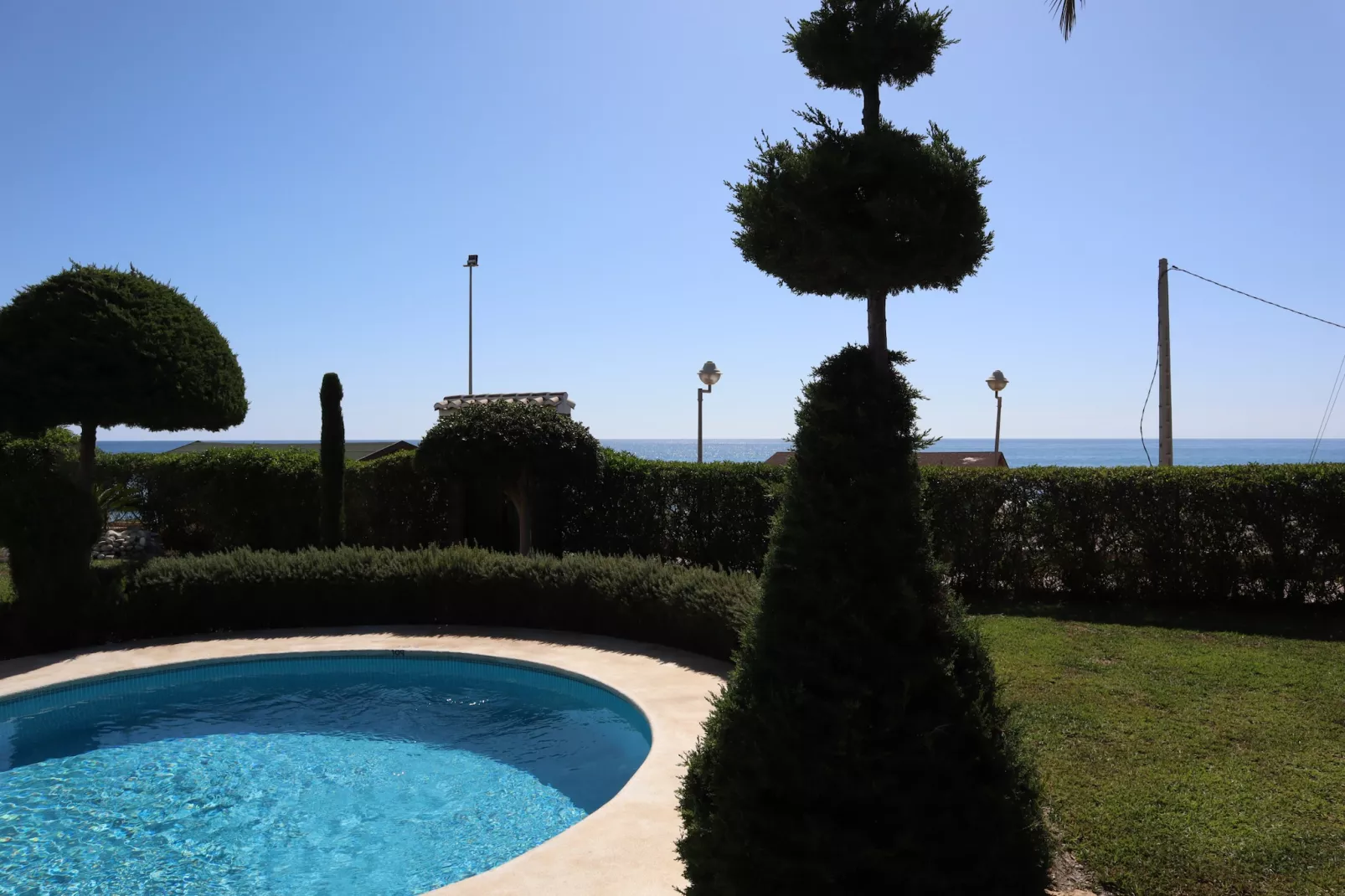 Stella Maris Beachfront 1A by Casasol-Piscine