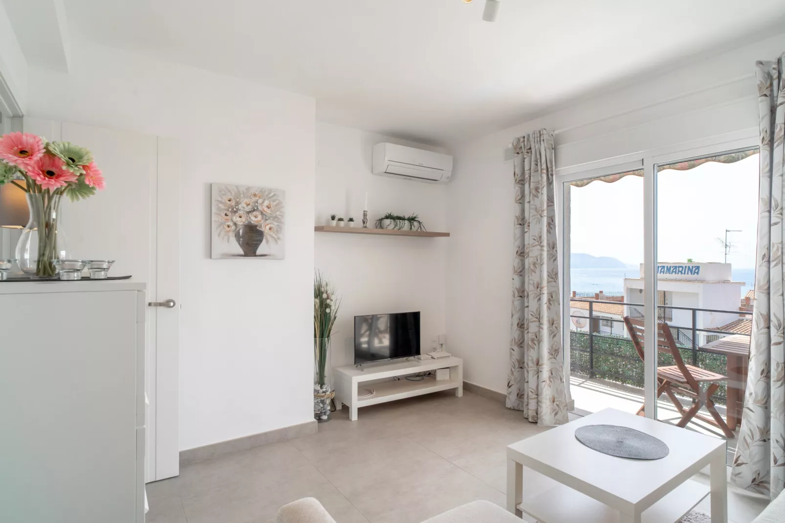 Perdigon 325 Paradise by Casasol-Living room