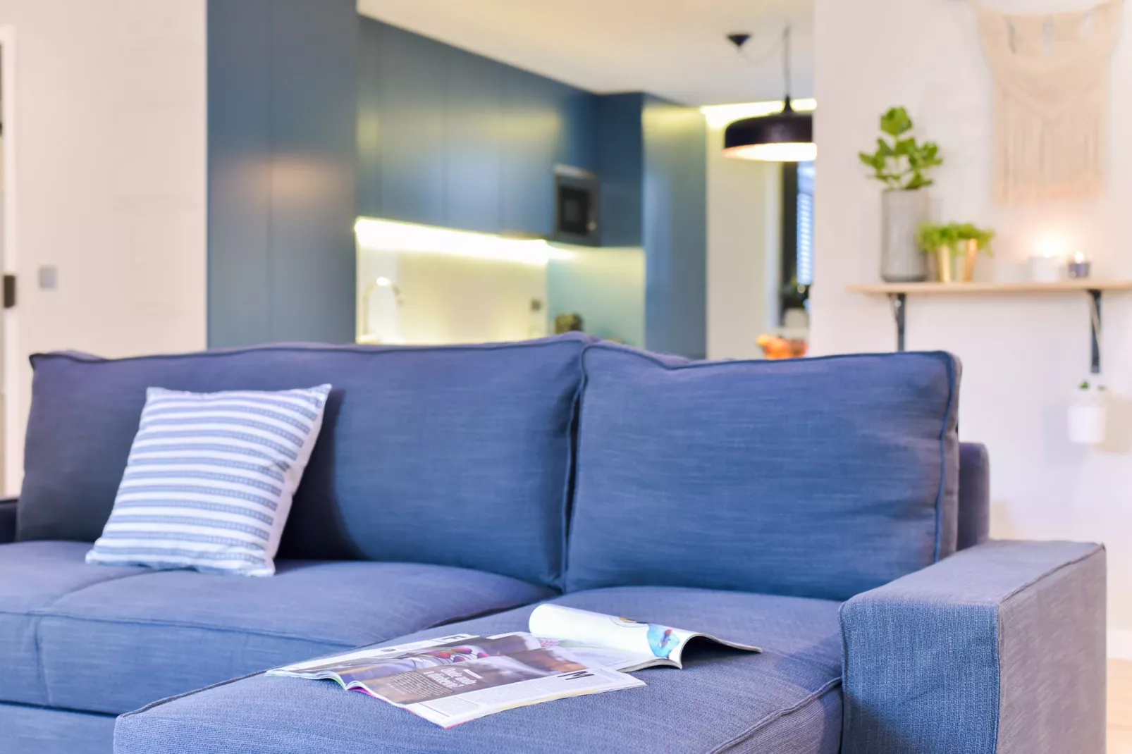 Feel Porto Merlot Townhouse-Living room