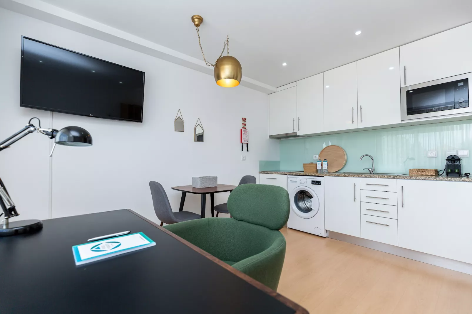 Feel Corporate Housing Marquês IV-Wohnzimmer