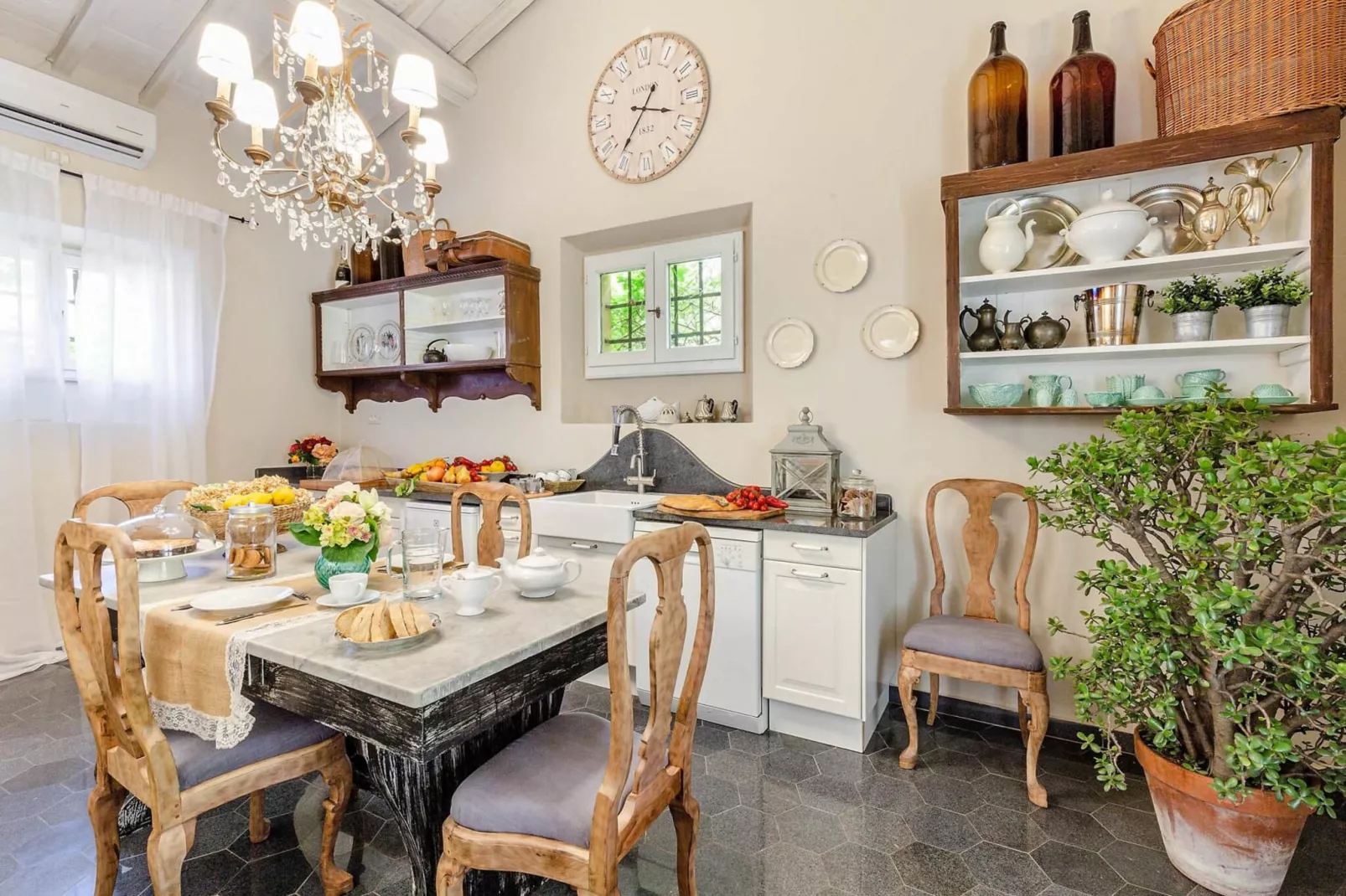 Cottage Nanni-Untagged