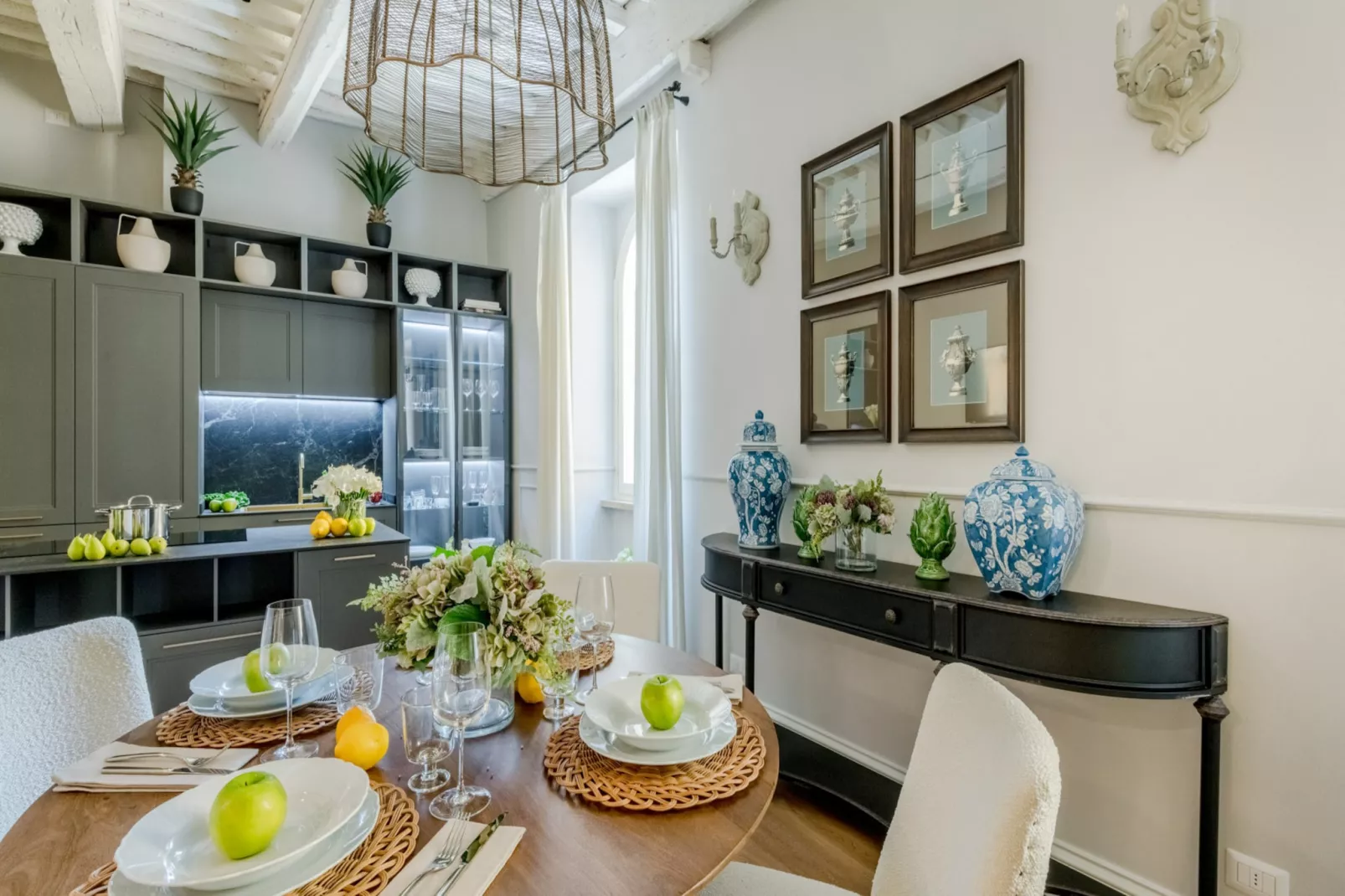 Casa Angelica-Dining room