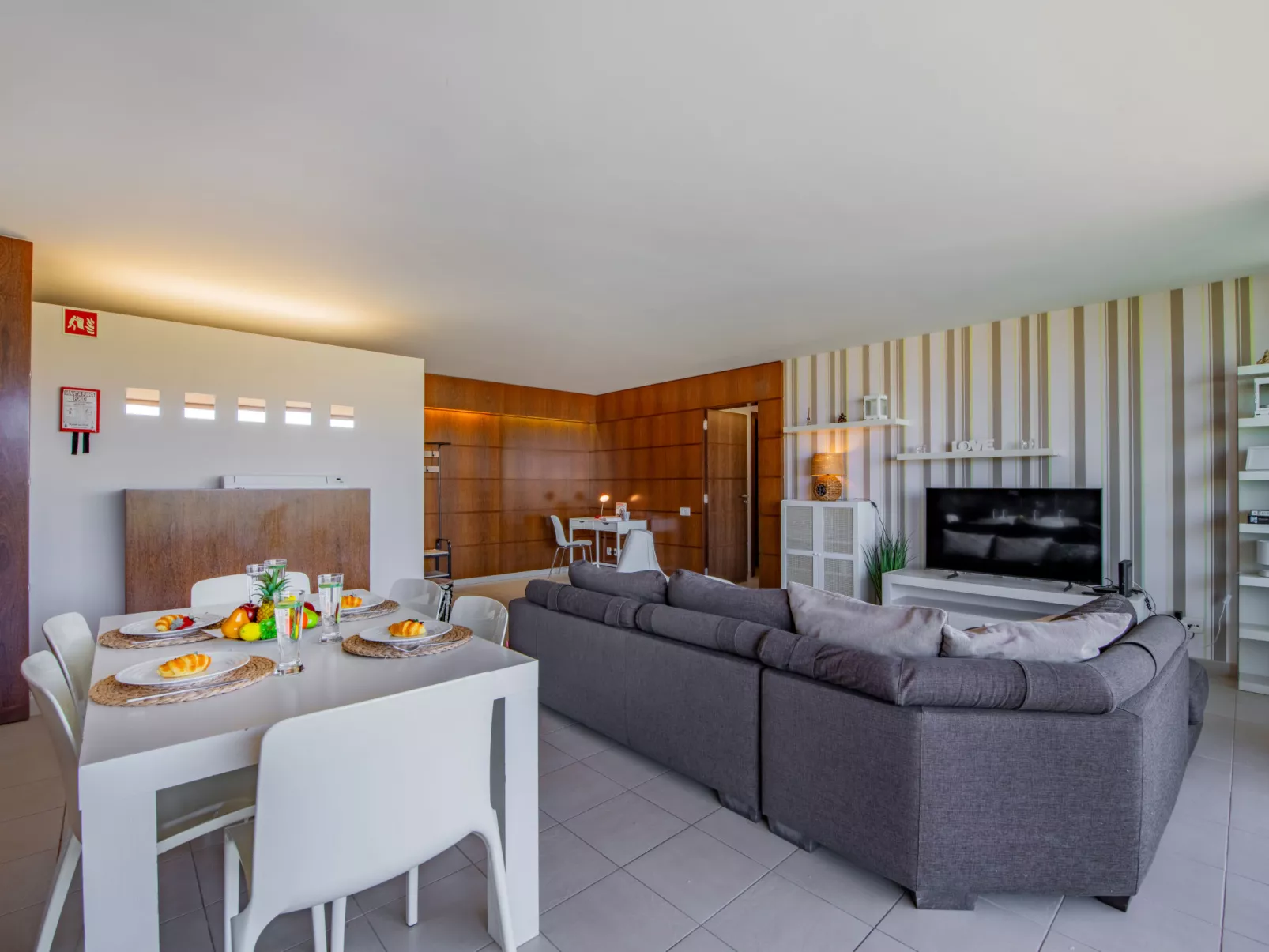 Algarve Sun-Sea Retreat-Inside