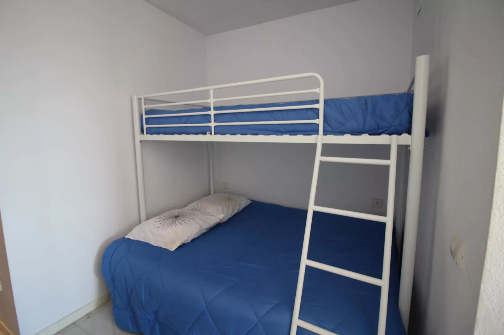 0111-MIAMI 7º 6-Chambre