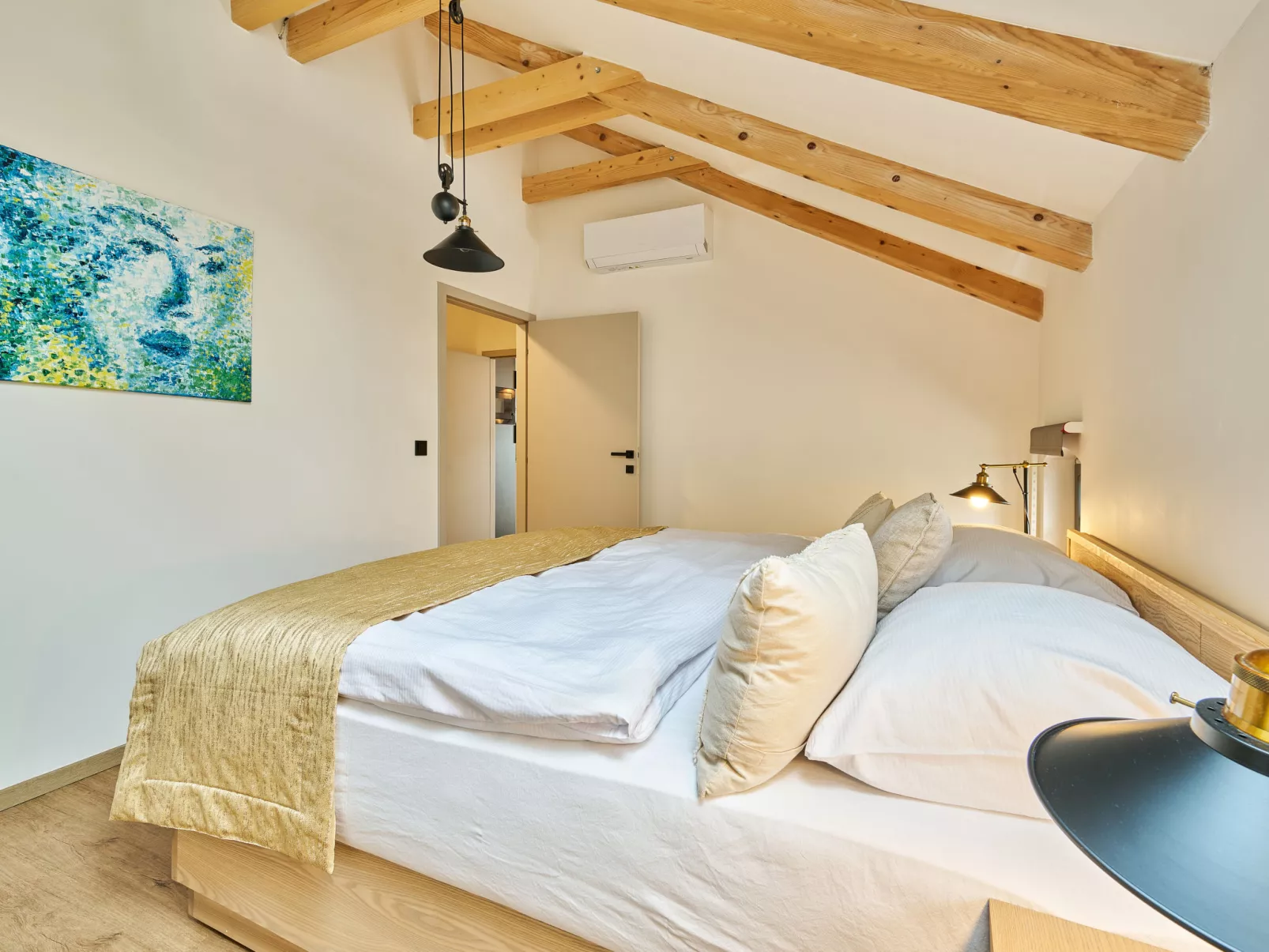 Luxury Mountain Attic-Inside