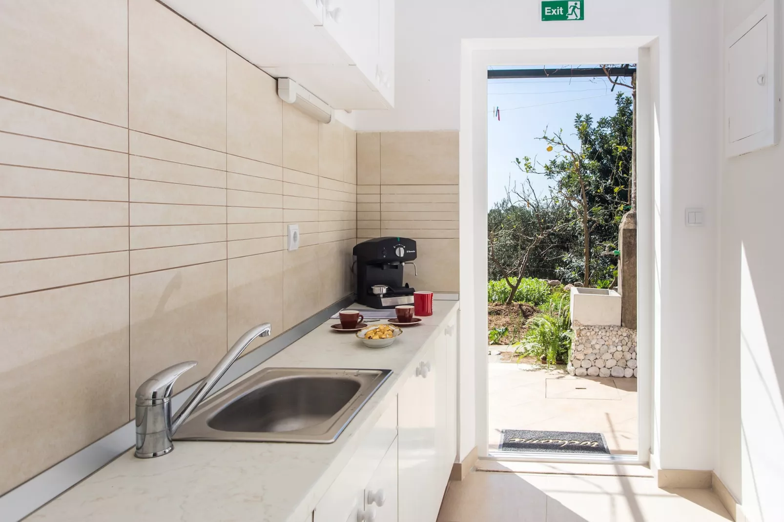Apartments Ljubimir - One-Bedroom Apartment with Shared Terrace - Bambo-Kitchen