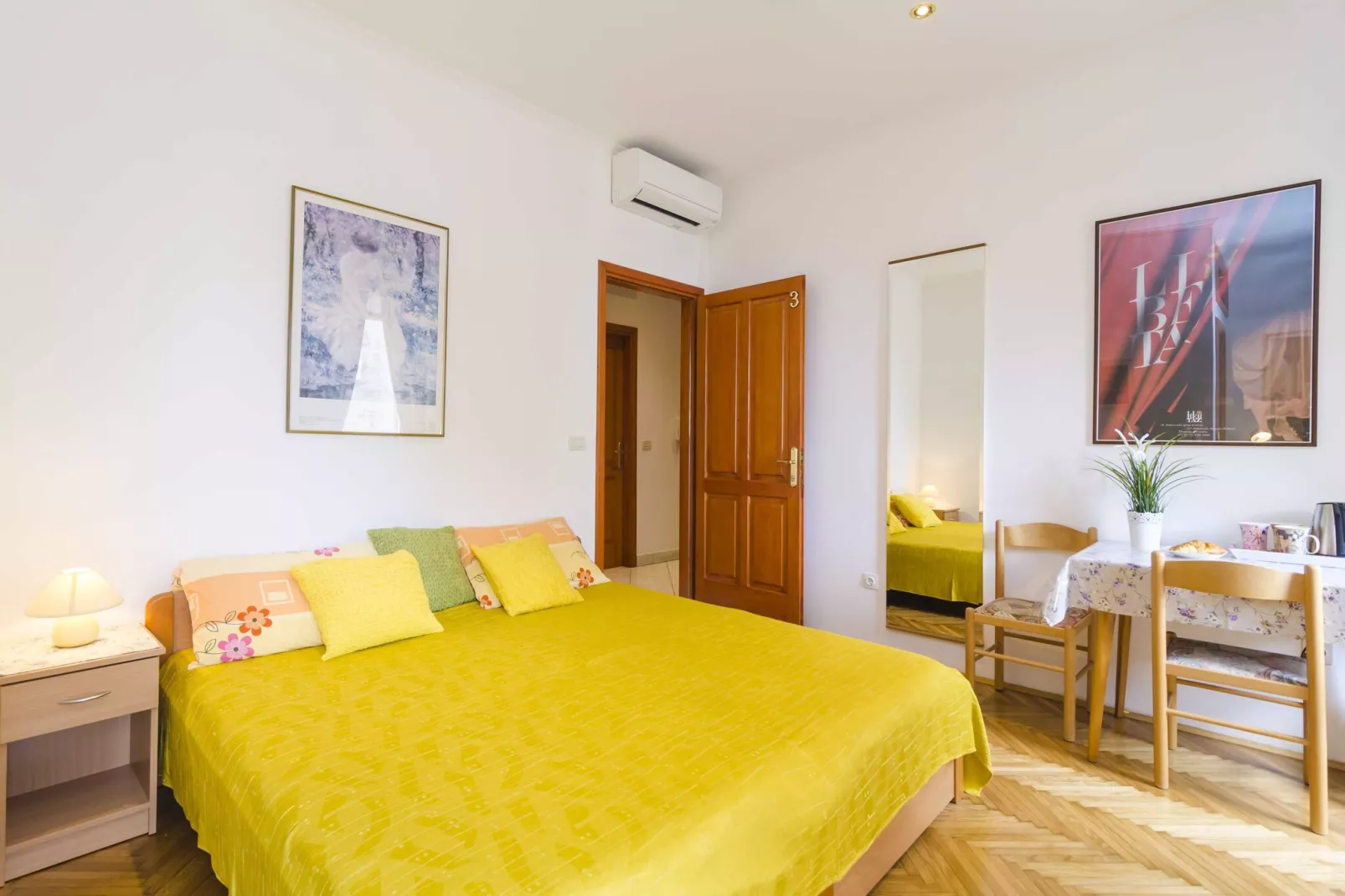 Rooms Lovrijenac -Twin or Double Room with Sea View (3)-Schlafzimmer