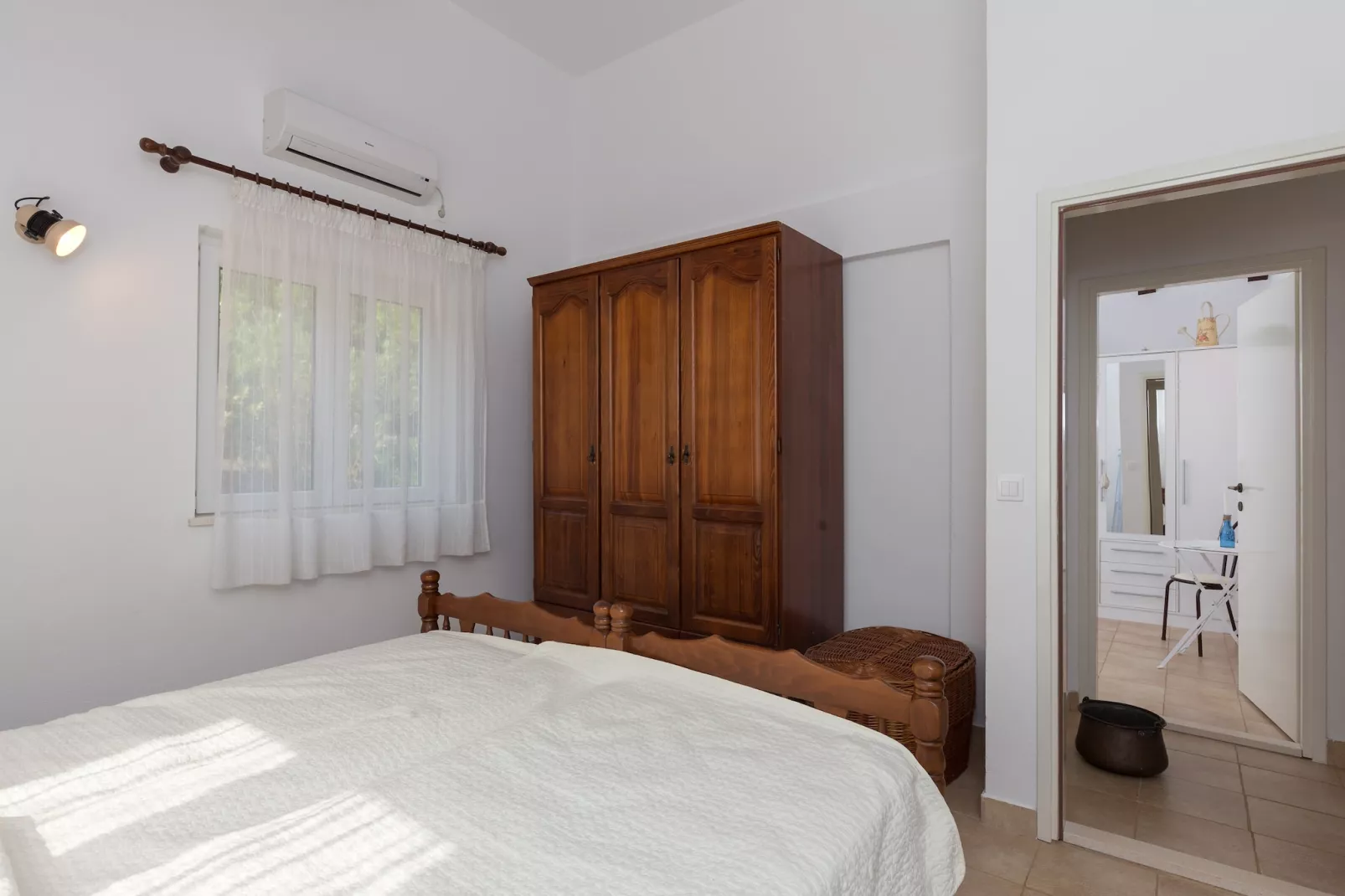 Holiday Home Jekavac -Three Bedroom Apartment with Terrace and Sea View-Chambre