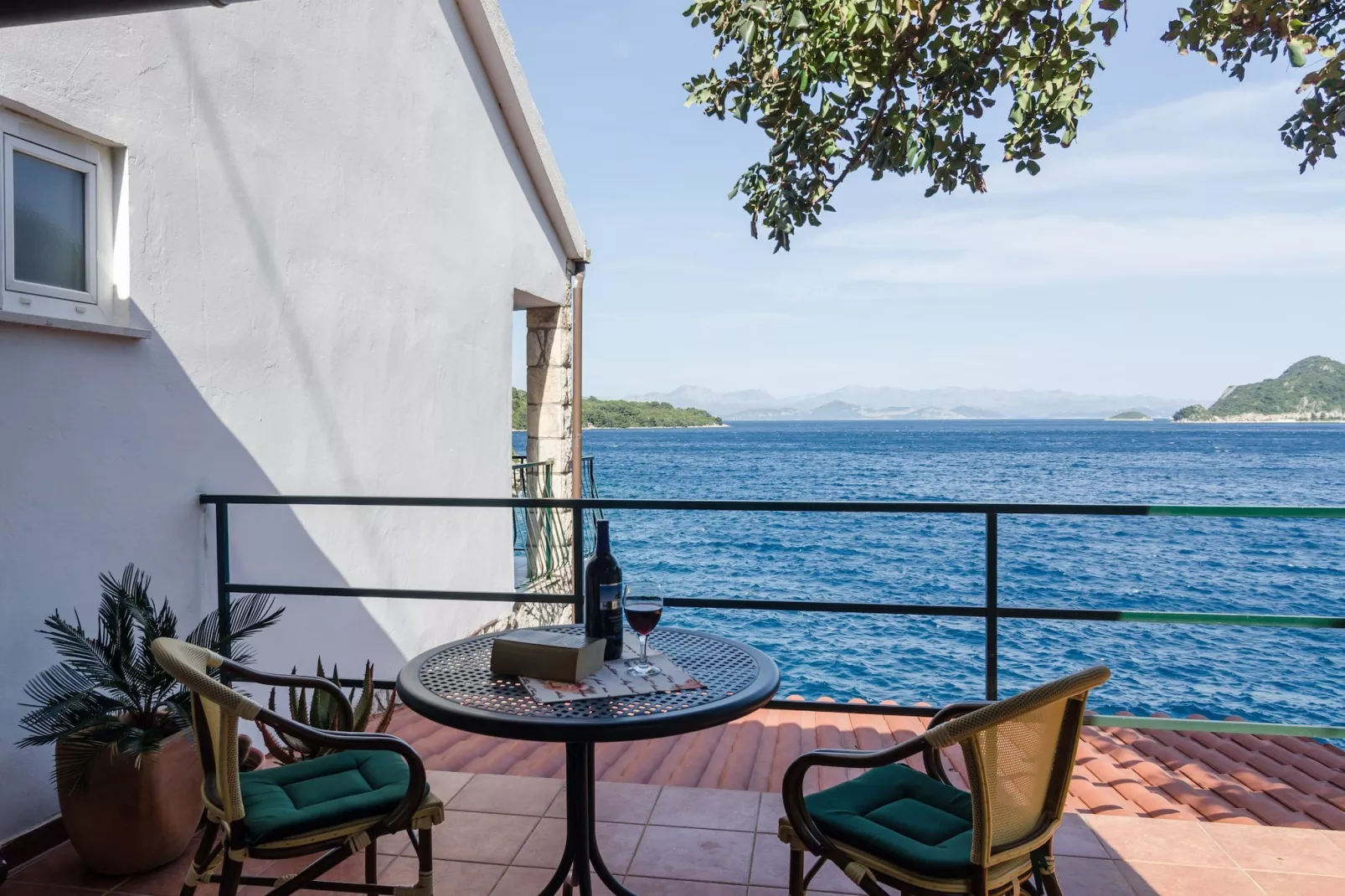 Apartments Anelić- Two Bedroom Apartment with Terrace and Sea View A2-Terrace