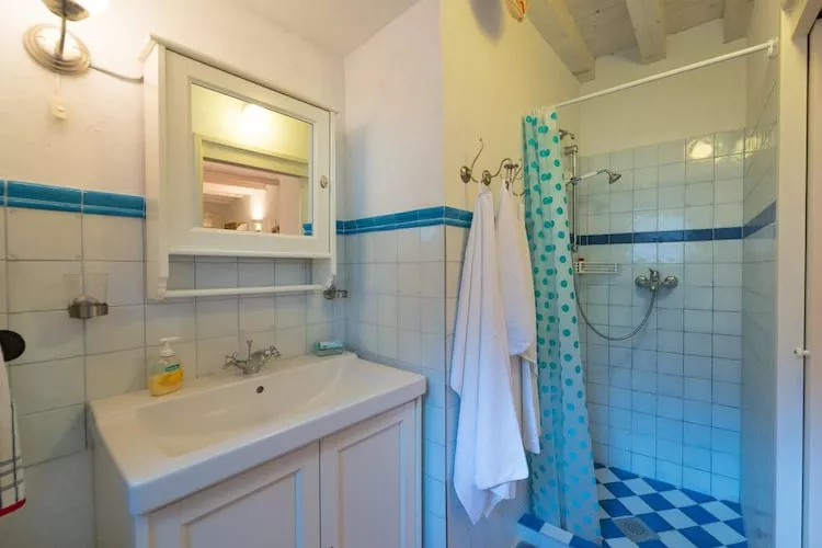 Studio Bafi - Studio with Terrace-Bathroom