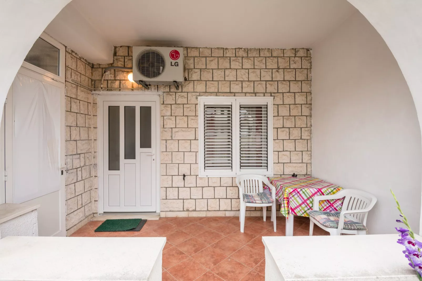 Apartment Primorka - Studio Apartment with Terrace-Outdoor