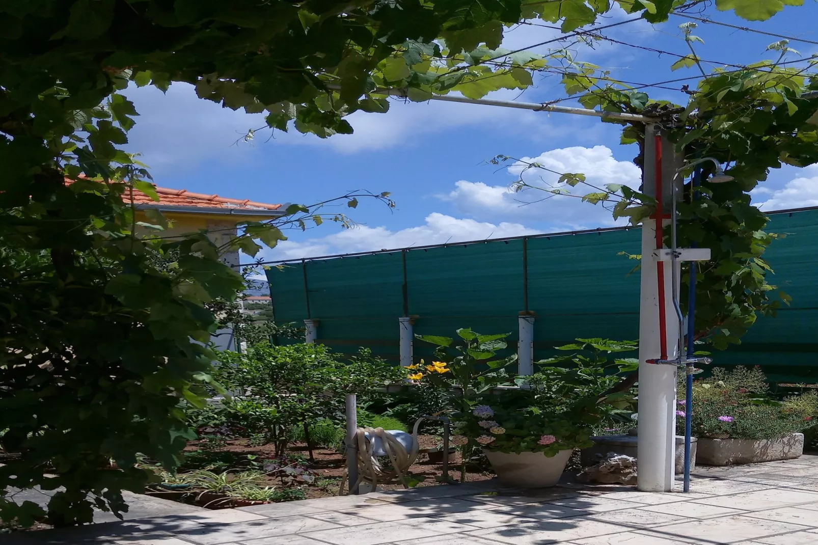 Holiday Home Kata - Two-Bedroom Holiday Home with Balcony