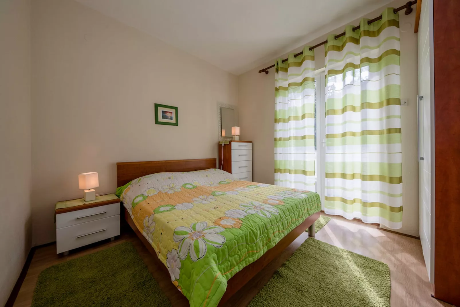 Apartments & Rooms Green Bay - Double Room with Balcony  (Room 4)-Schlafzimmer