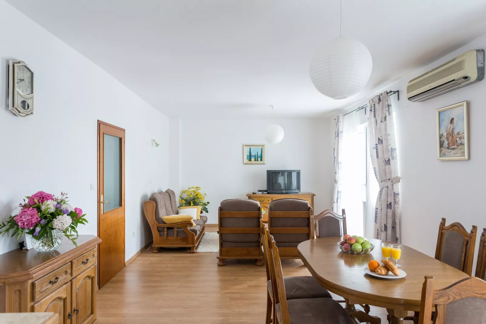 Holiday Home Oleander Sea View - Four Bedroom Holiday Home with Terrace and Sea View-Dining room