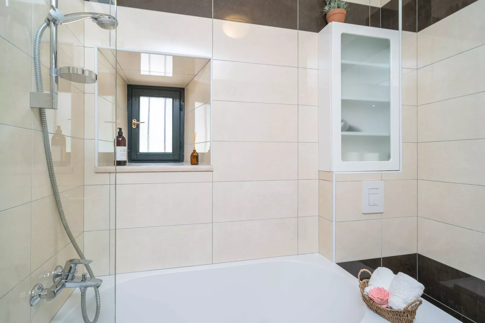 Holiday Home Majkovi - Three Bedroom Holiday Home with Swimming Pool-Salle de bain