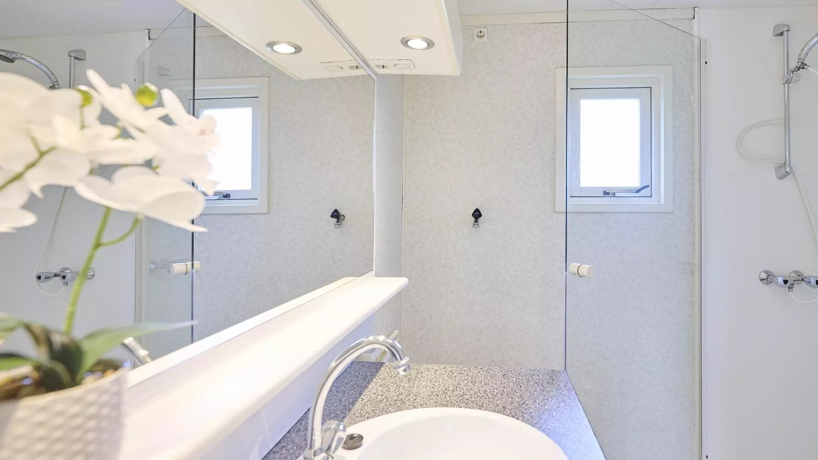 Kerkuil-Bathroom