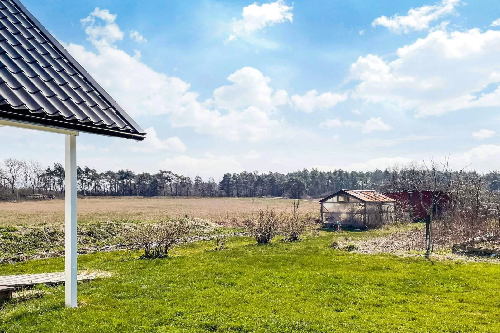 Charming Garden Cottage in Levide-Outdoor