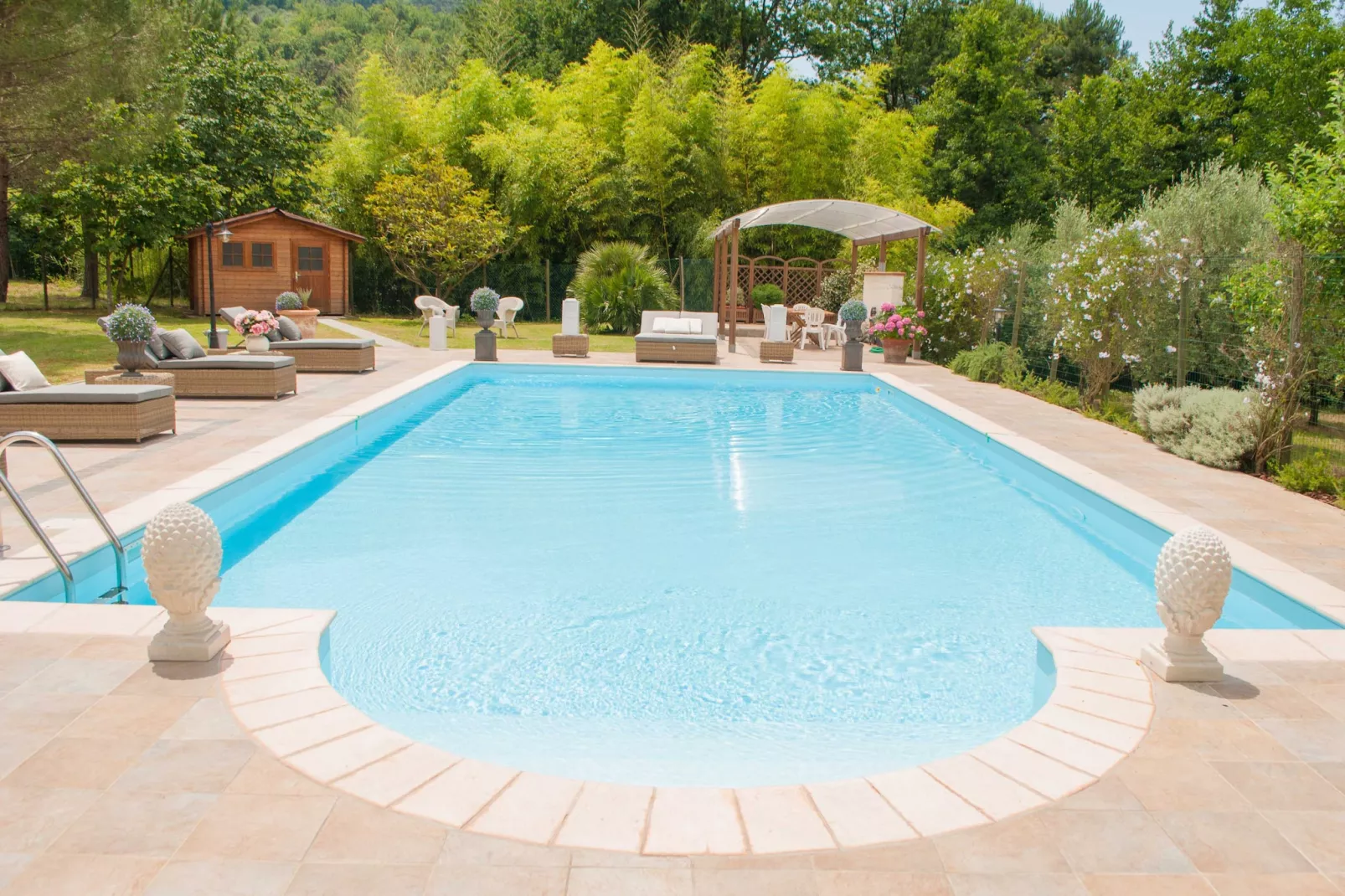 Bicocche Stone Farmhouse-Schwimmbad