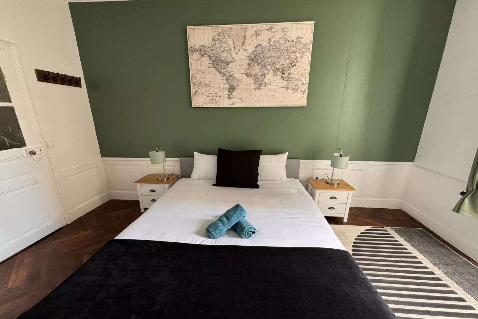 Sherlock Holmes - Home - 4 pers - Rêve au Mans-Bedroom
