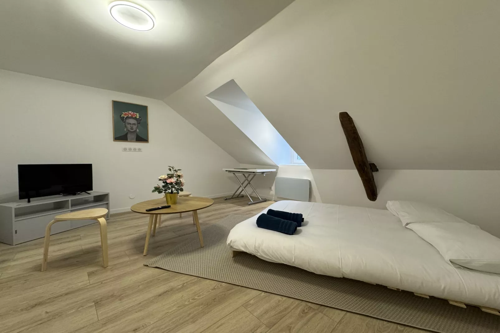 Les lys beiges - 4pers - Rêve au Mans-Bedroom