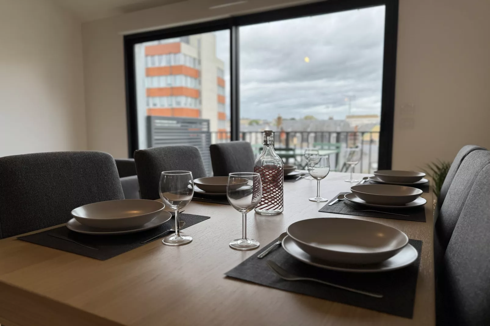 Le Corner - Ville - 8 pers - Rêve au Mans-Esszimmer