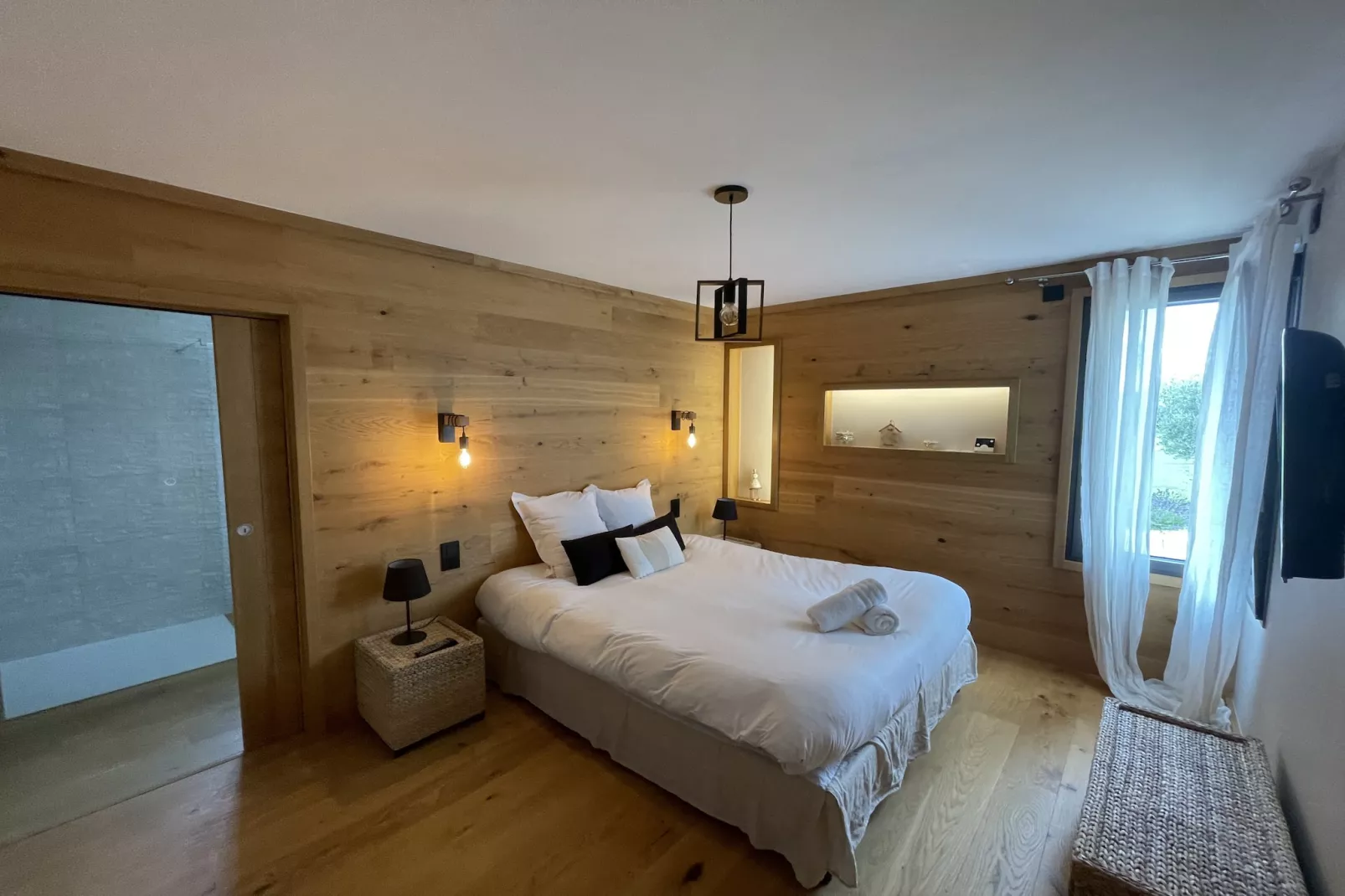 Le Yucca Spa - Jacuzzi - 8p - Rêve au Mans-Schlafzimmer