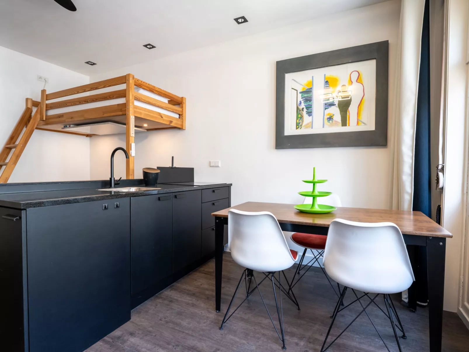 Centrally located "Maris"-Dedans