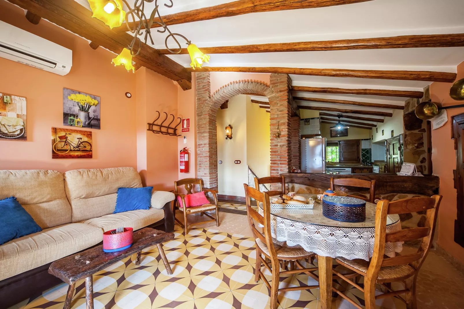 La Buhardilla-Dining room