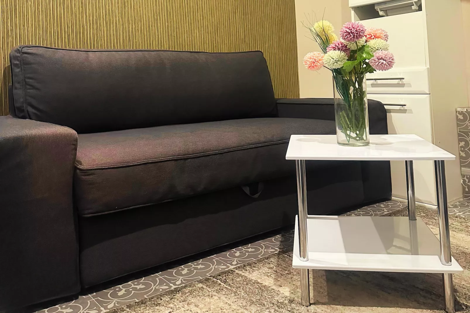 F002 Apartment mit Schlafzimmer DG-Salon