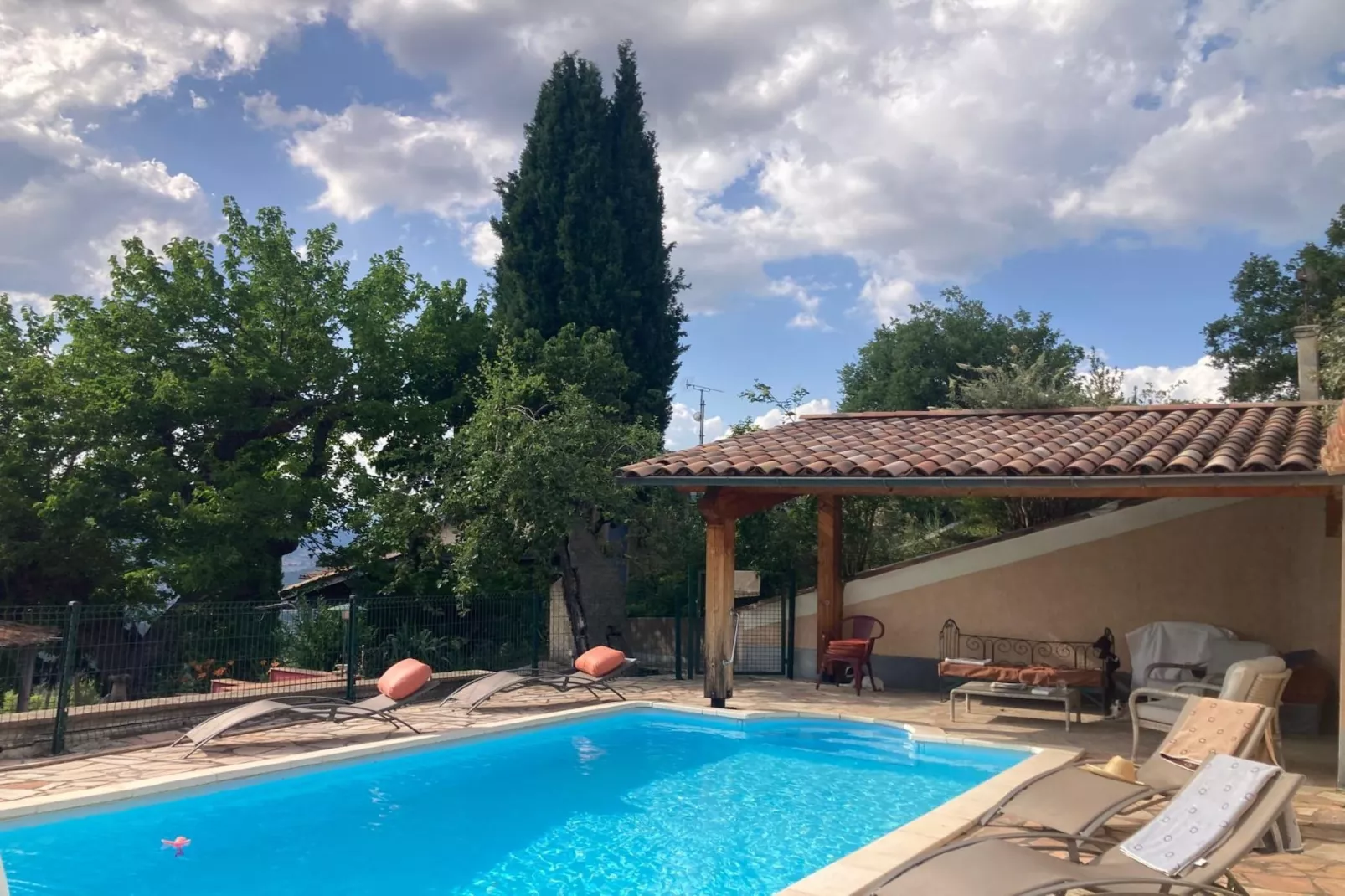 La Bergerie-Schwimmbad