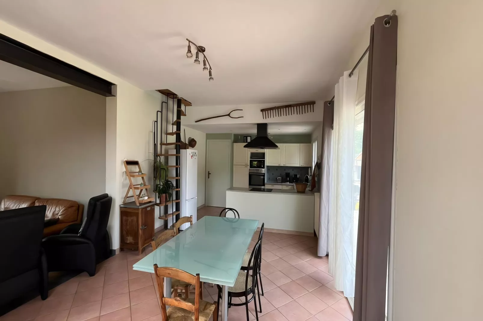 Villa avec piscine-Salle à manger