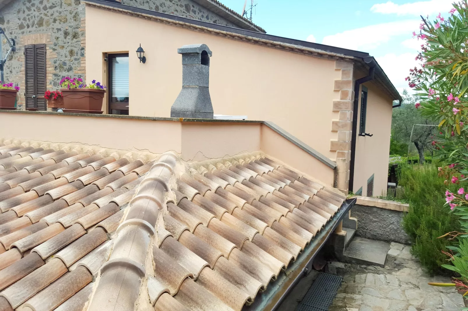 Casale Citerno-Exterior in summer