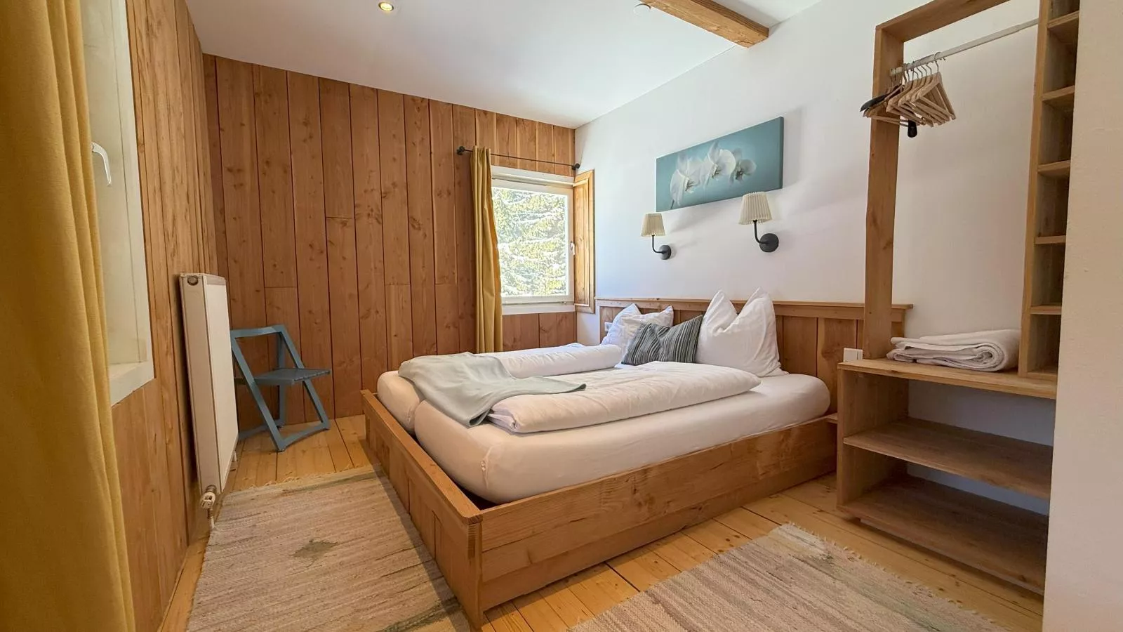 Carmaliva-Bedroom
