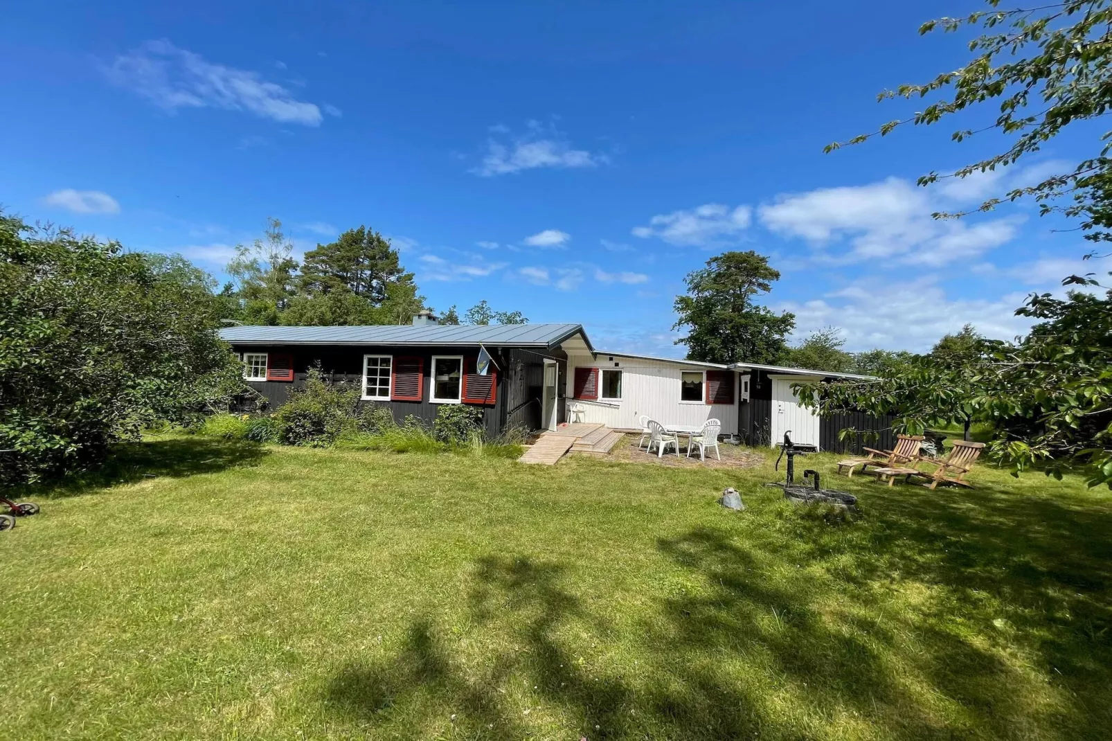 Cozy Seaside Getaway in Grankullavik-Outdoor