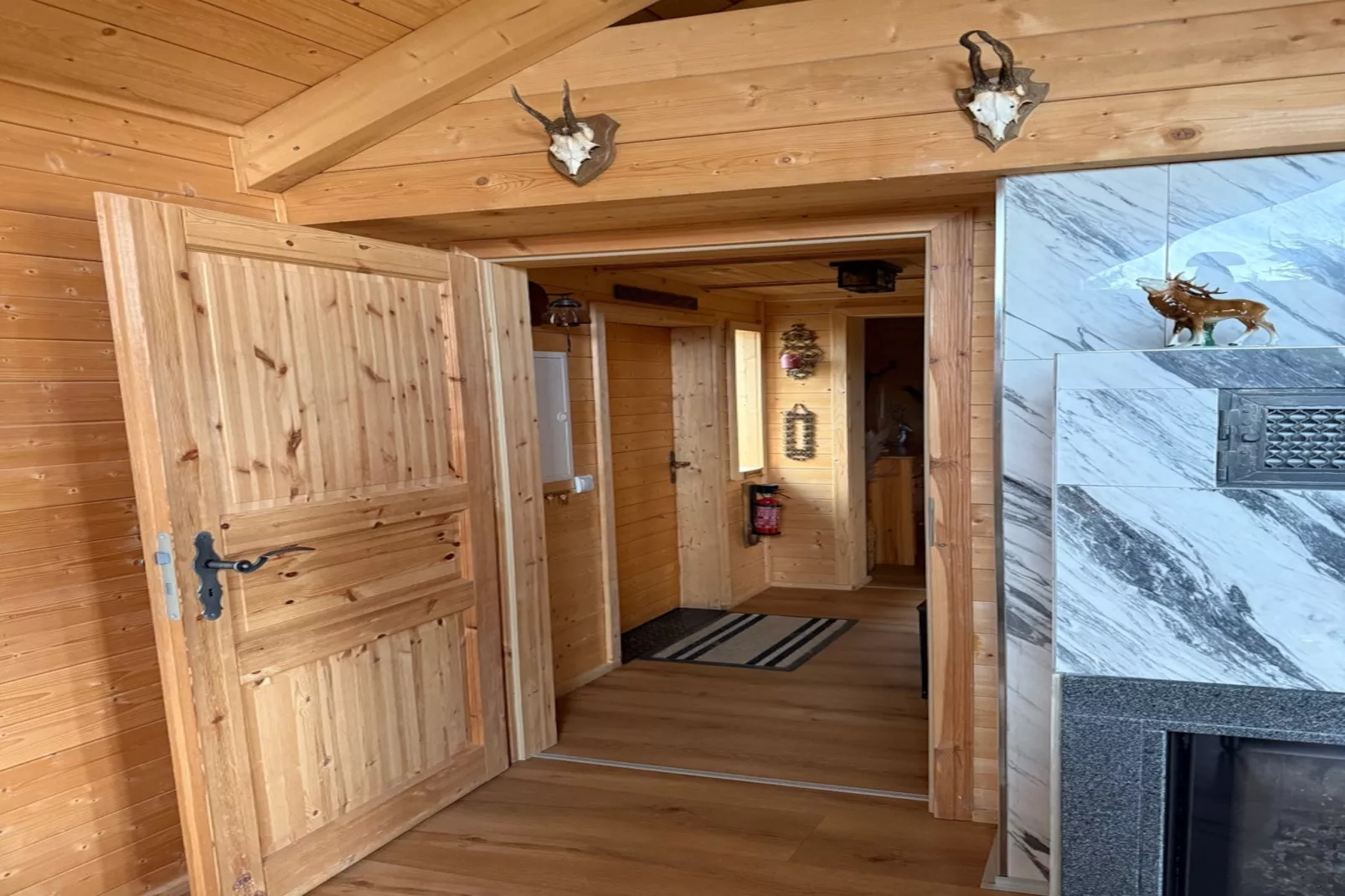 Hütte am Wolfsberg-Flur