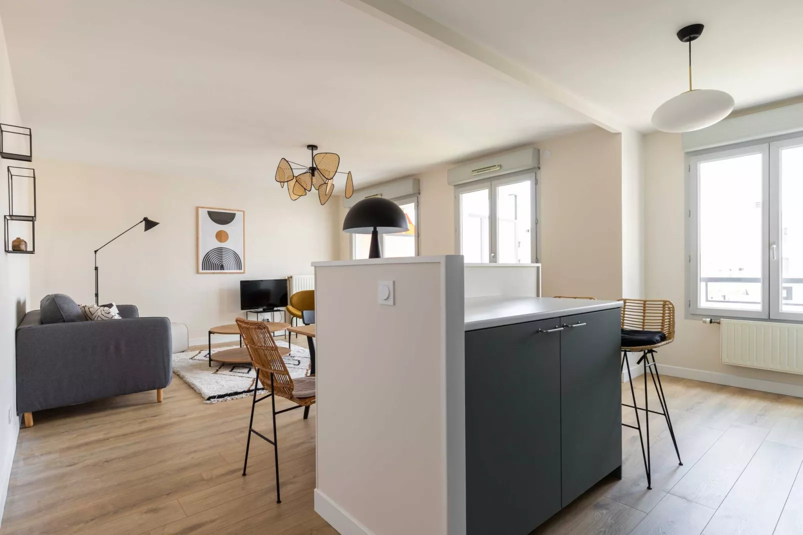 BR-12-REPUBLIQUE-Dining room