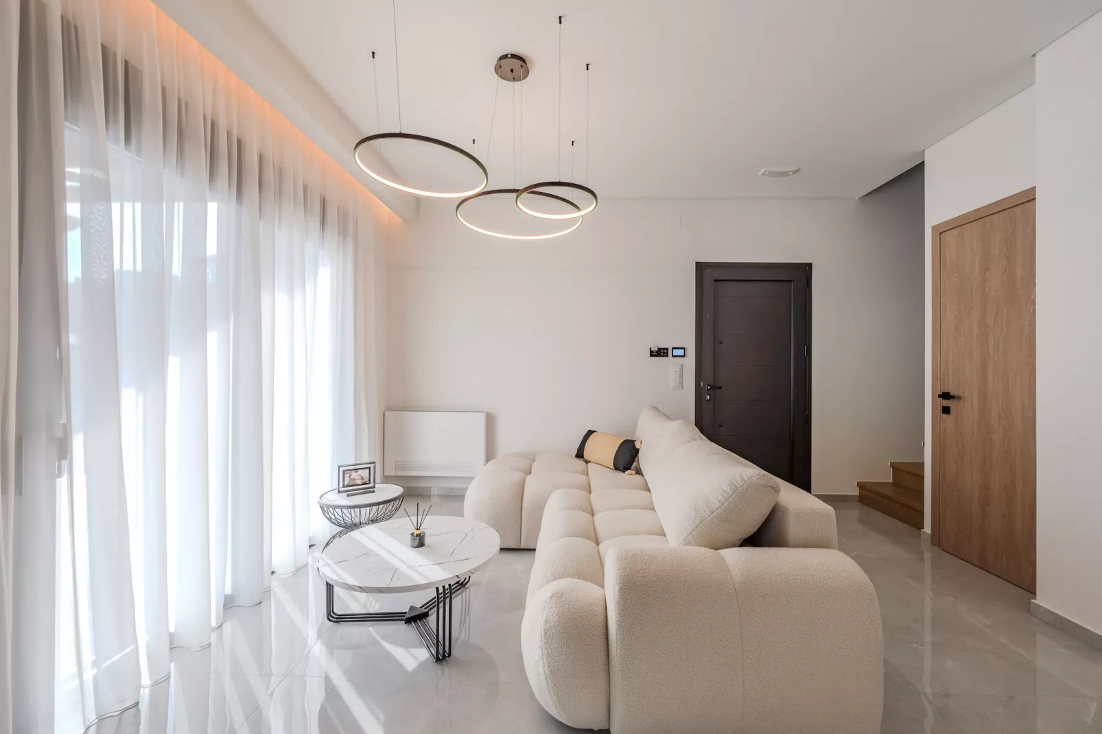 Rosy 1-Living room