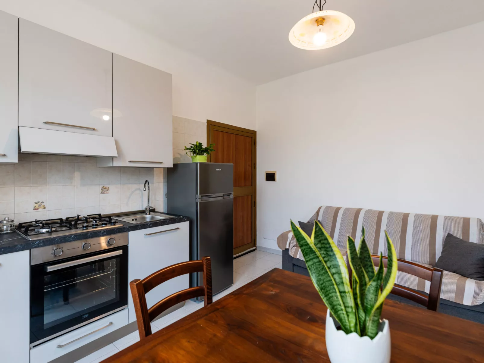 Central Home-Inside