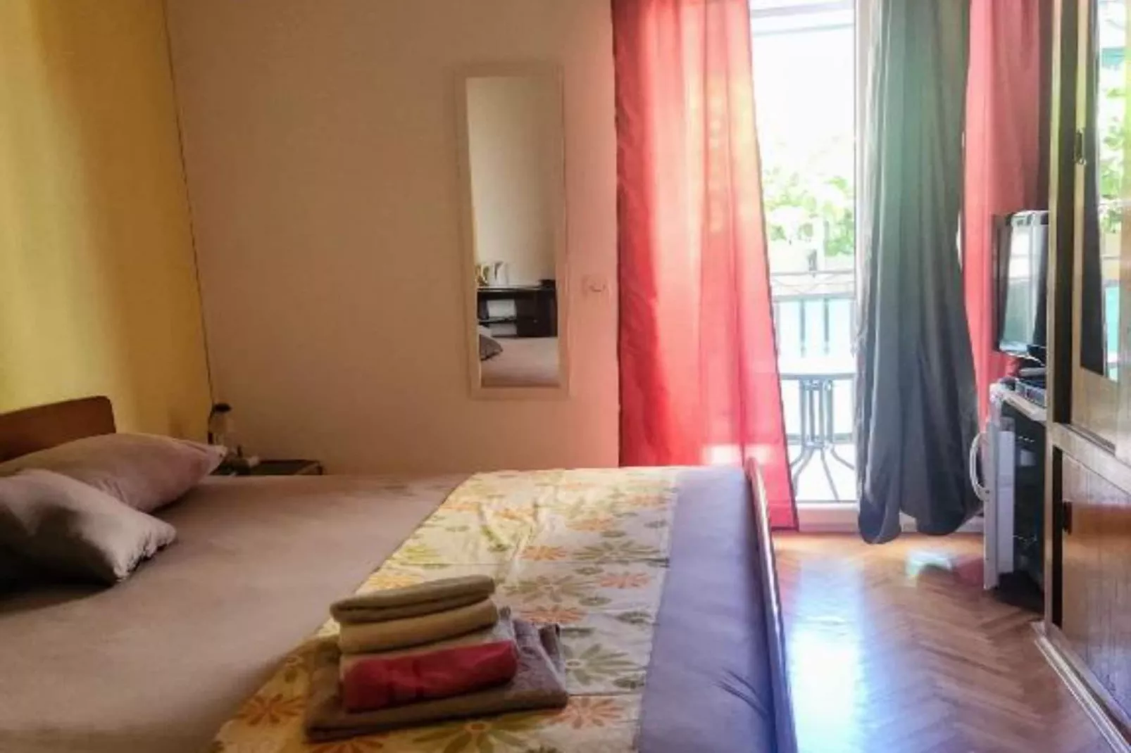 Rooms Tatjana - Double Room (1)-Schlafzimmer