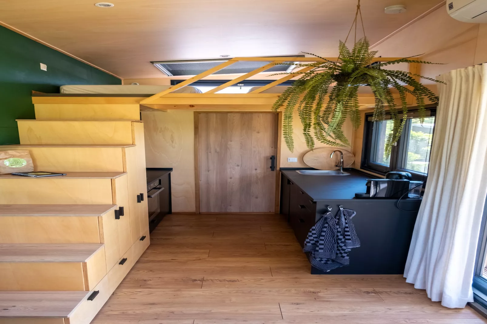 Groepsruimte i.c.m. 4 tiny greenhouses-Kitchen
