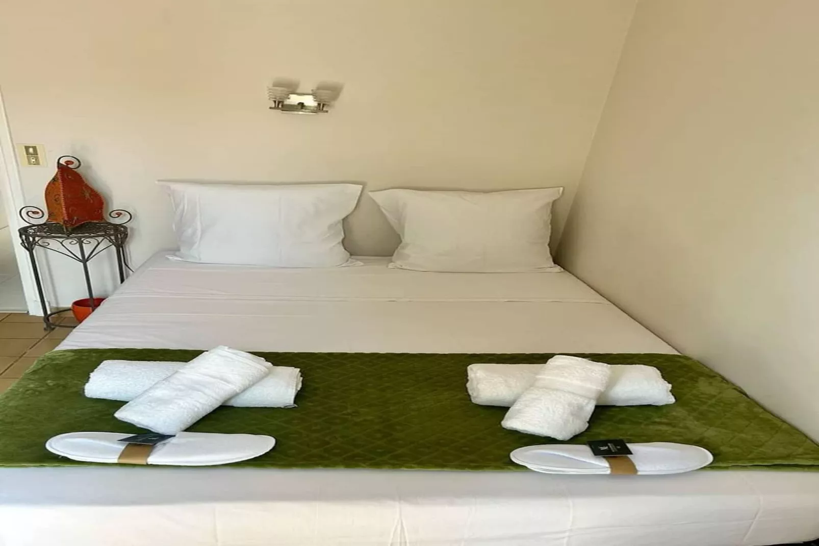 97 Appartement typiq-Bedroom