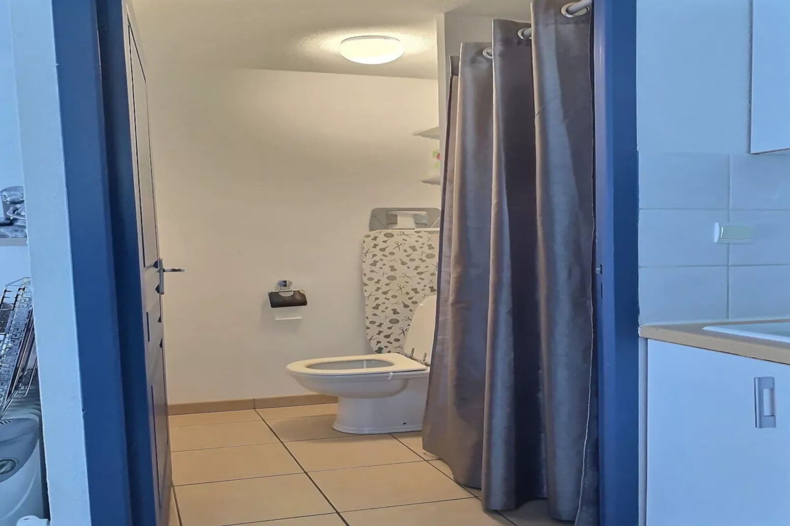 169 SAVARY-Bathroom