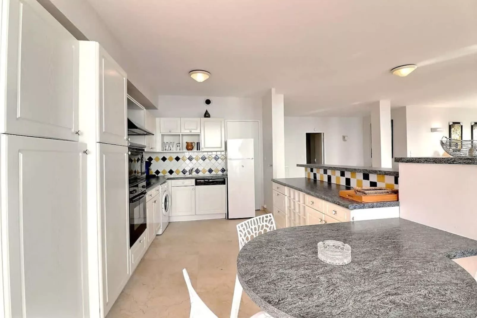 156 LENGAY (301)-Kitchen