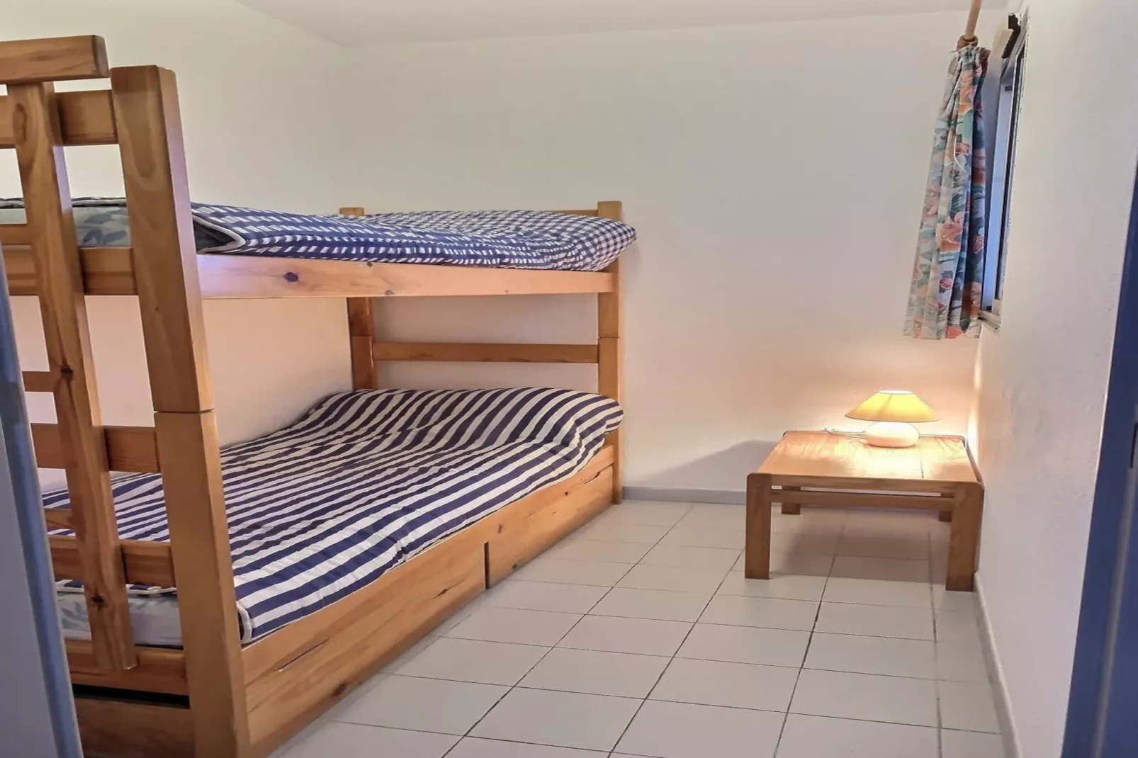 LOU 150 ROUILLON-Bedroom
