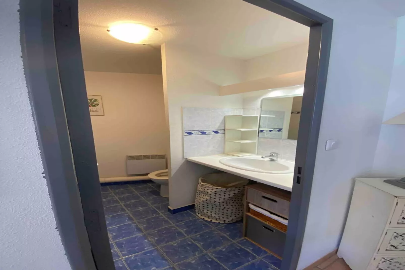 77 T2 Piscine Terras-Bathroom