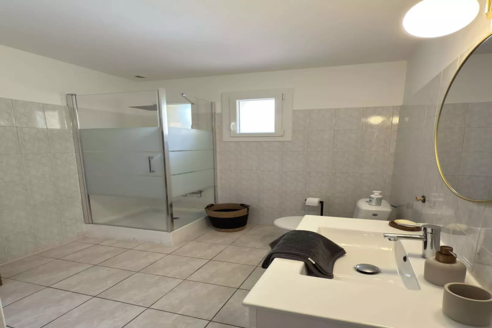 98 MAYSSA-Bathroom