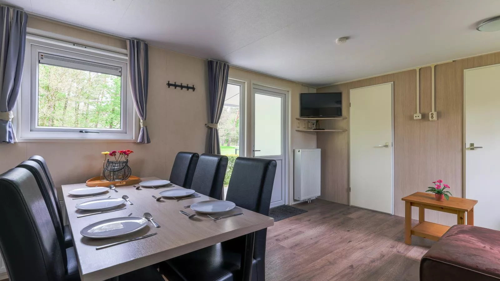 Easy Chalet-Dining room