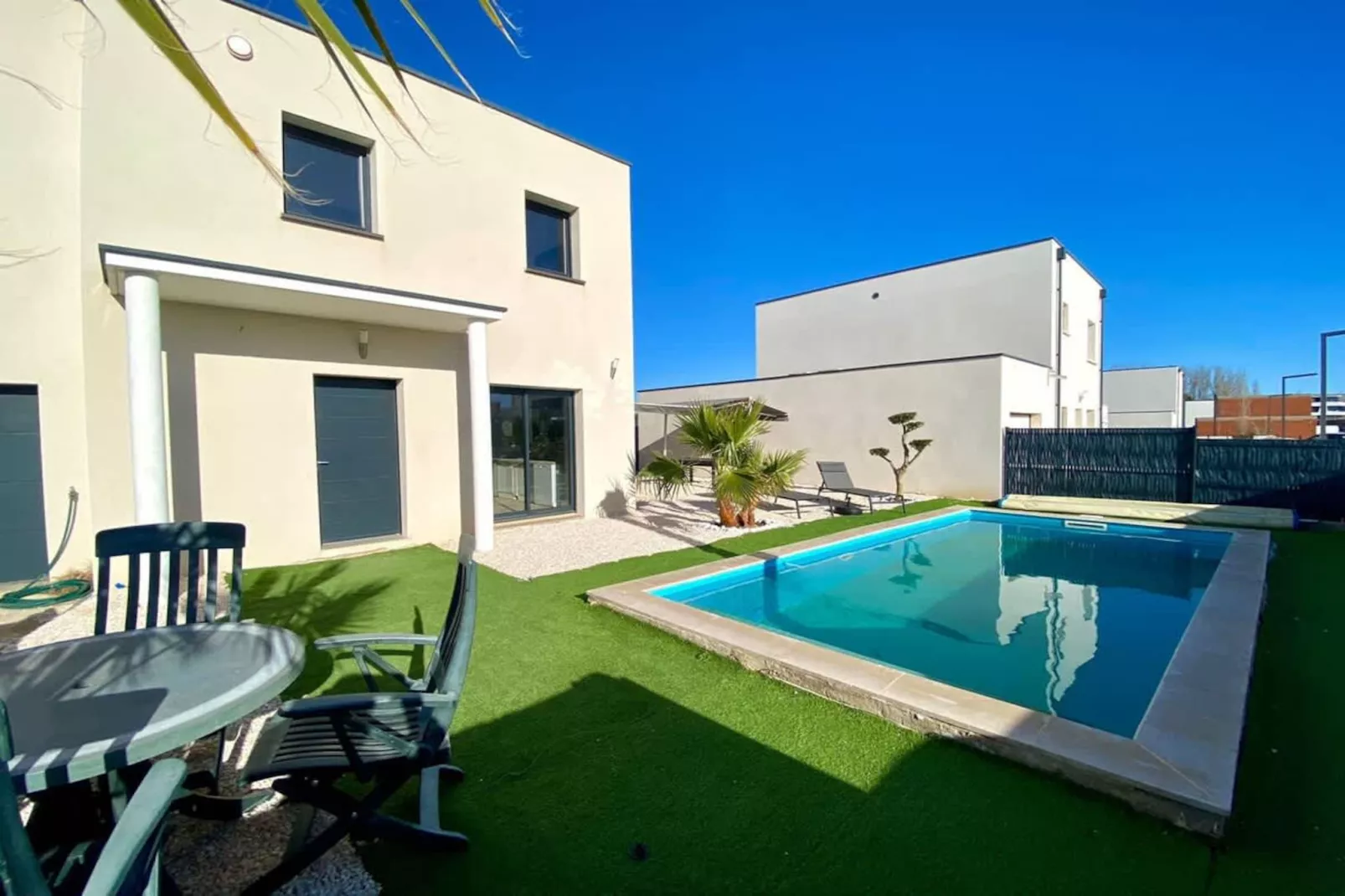 LOU 214 TAIR-Swimming pool