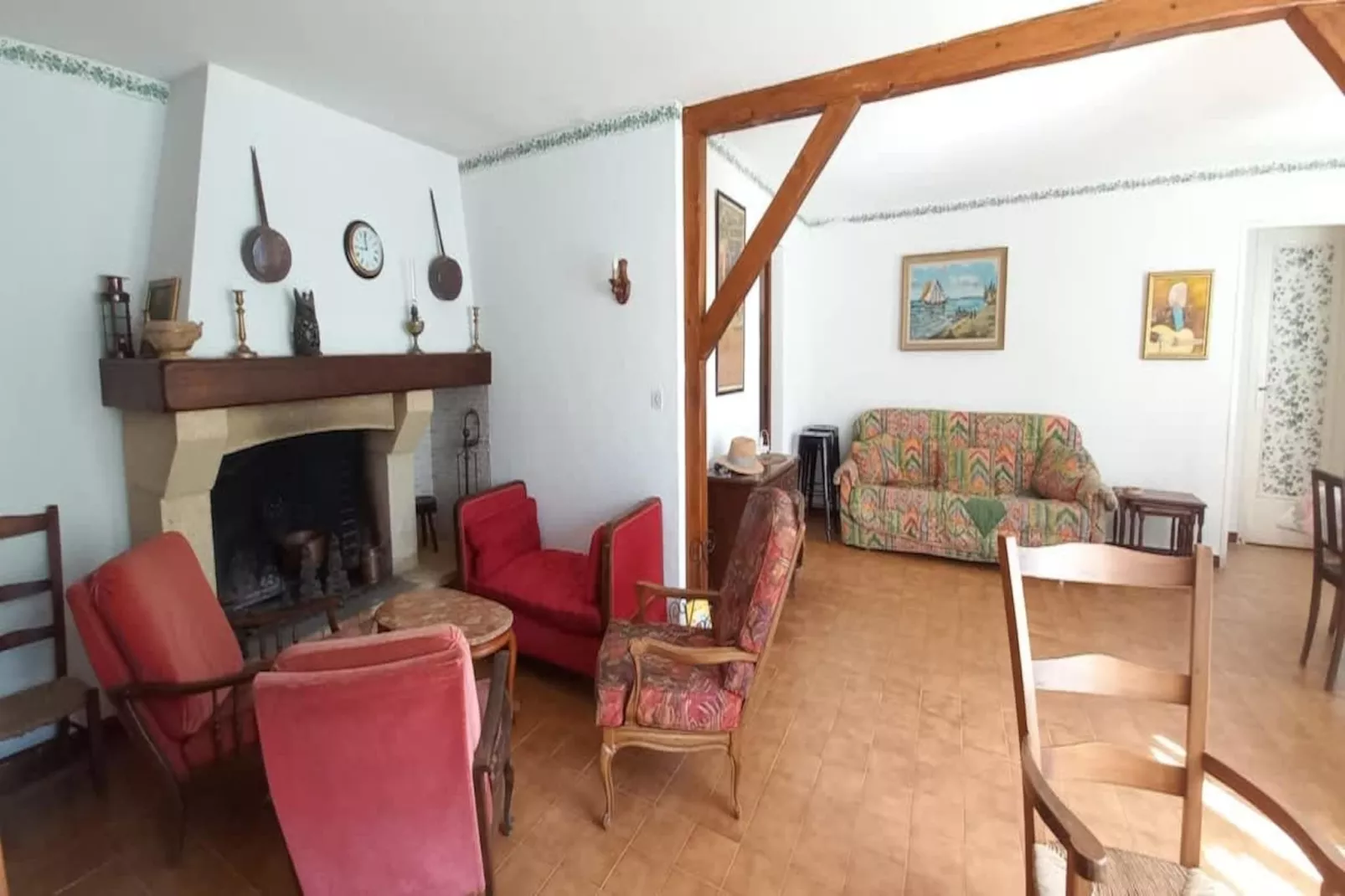 LOU 207 FAGES-Dining room